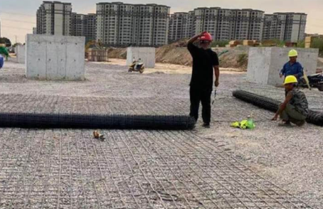海州土工格栅铺设前地基要怎么处理？